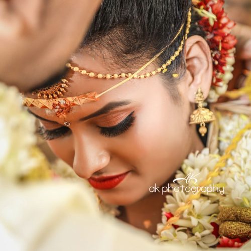 Celebrating-Evergreen-Love-Midhun-Suhirthas-Dreamy-Wedding-Photoshoot-in-Coimbatore-14